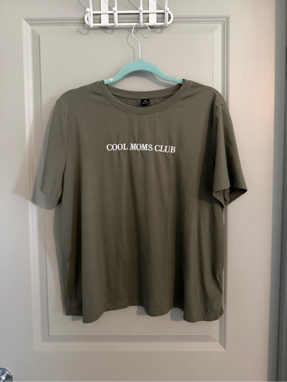 SHEIN Olive 'COOL MOMS CLUB' Short Sleeve Tee